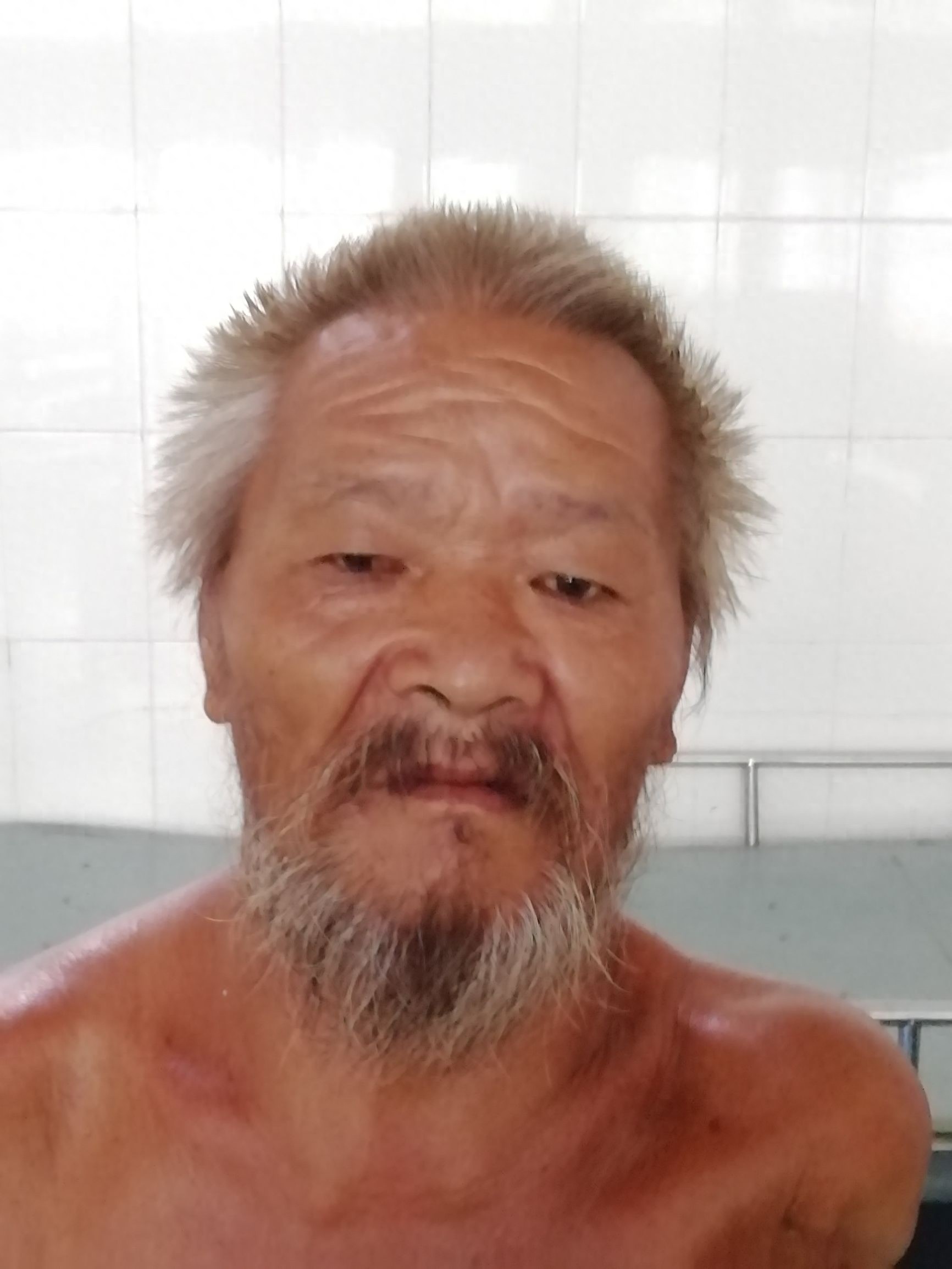 走失者照片 铜川市寻亲：六旬老人在广东省东莞市...
