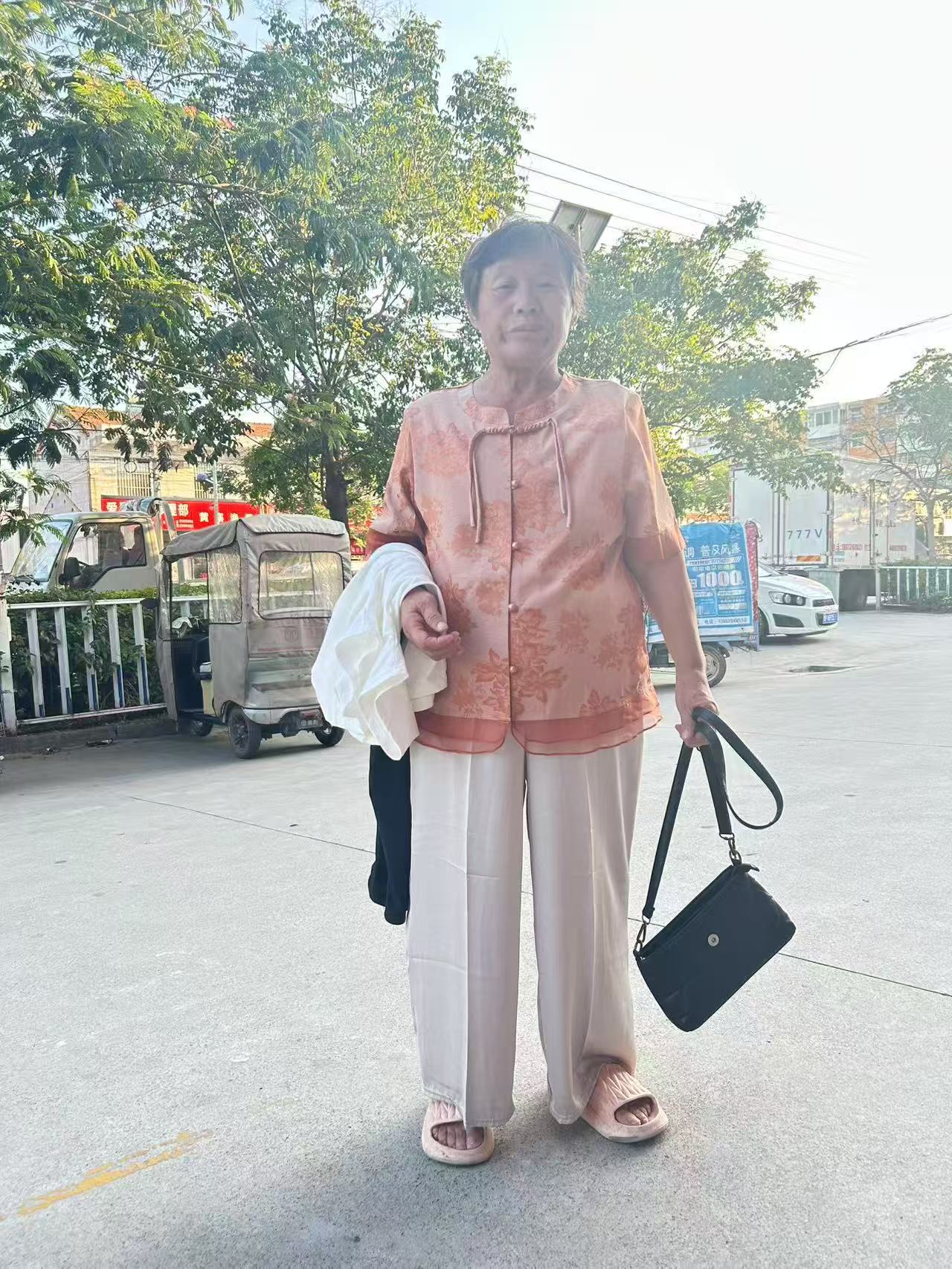 走失者照片 咸阳市寻人：六旬老太走失，患精神障...