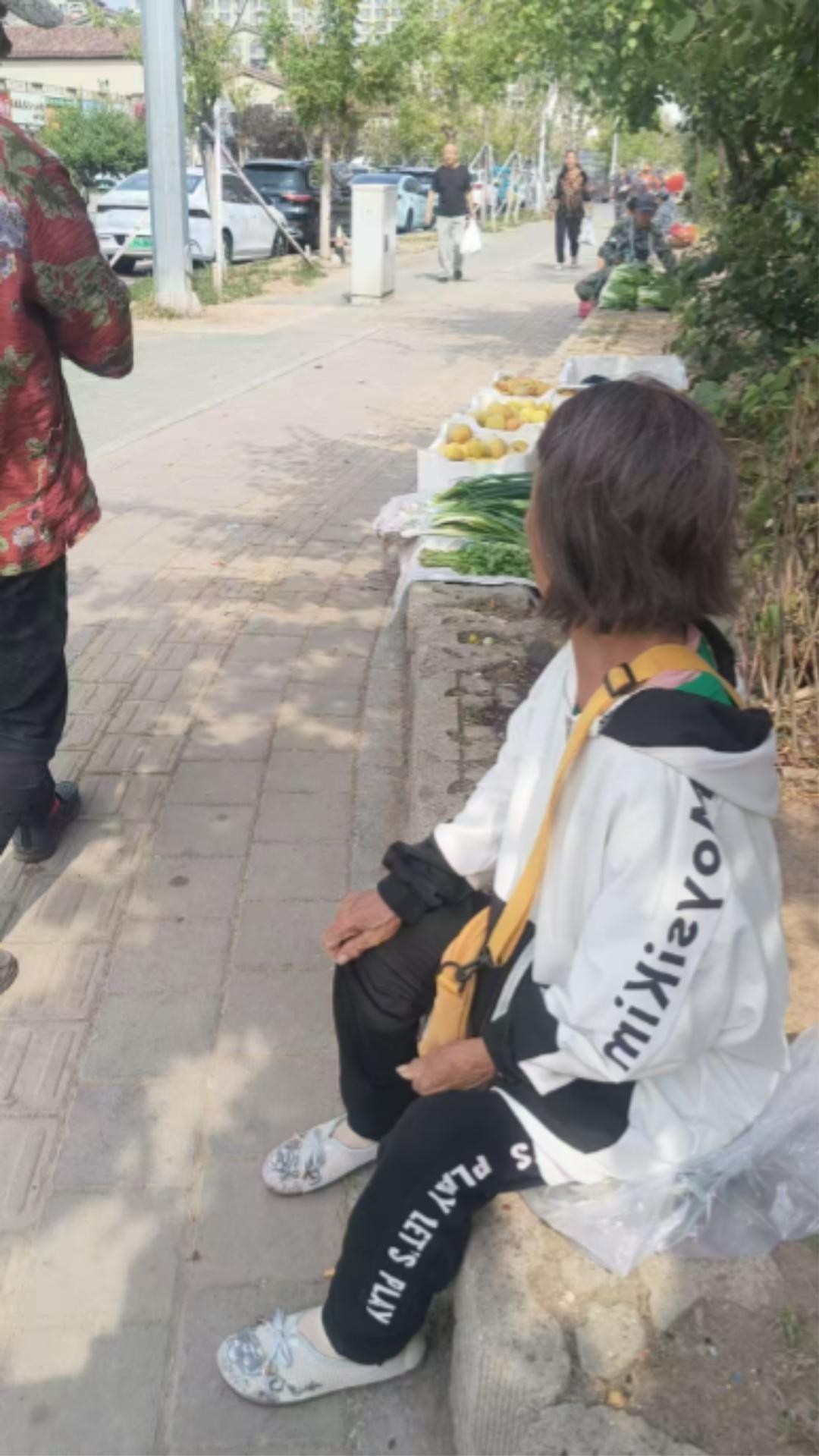 走失者照片 长春市寻人：七旬老太走失，穿白色连...