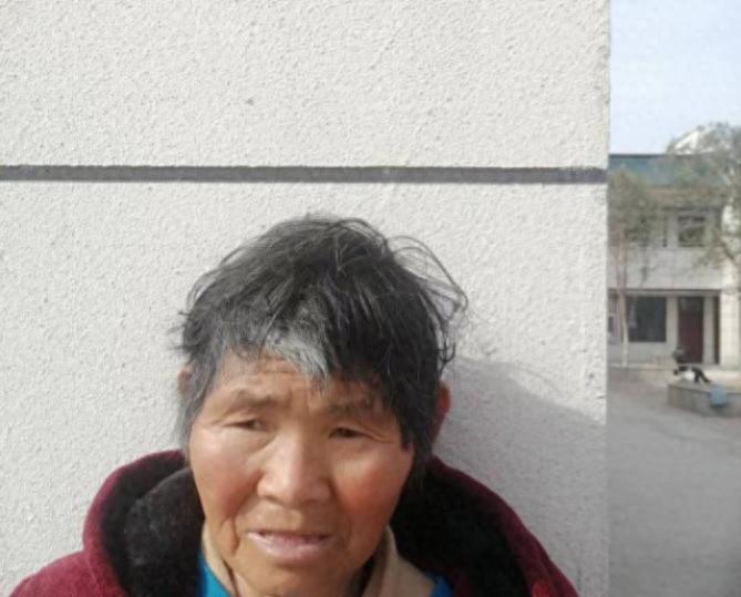 走失者照片 南阳市寻亲：六旬老太被救助，系哑巴...