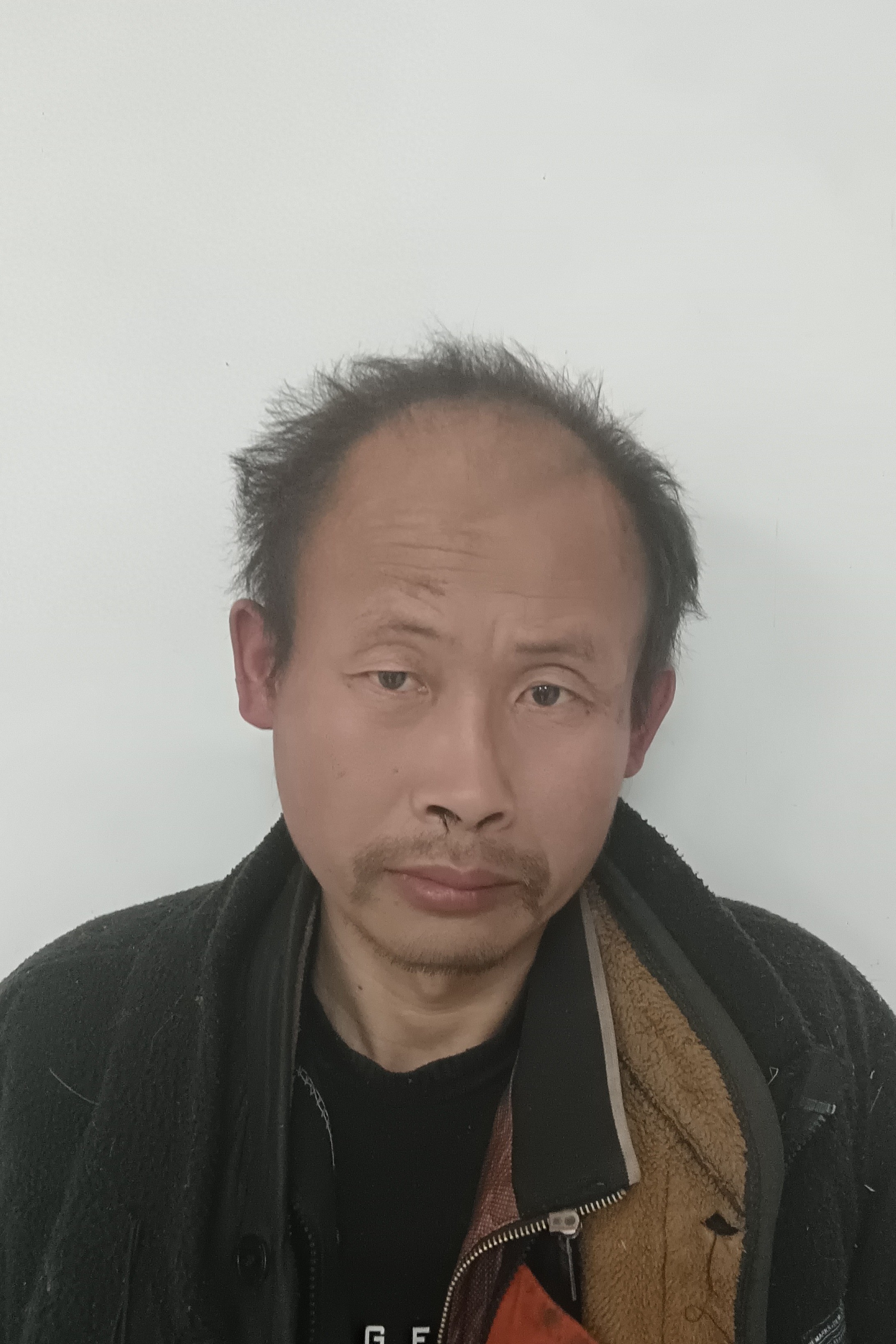 走失者照片 六安市寻亲：中年男子被救助，穿墨绿...