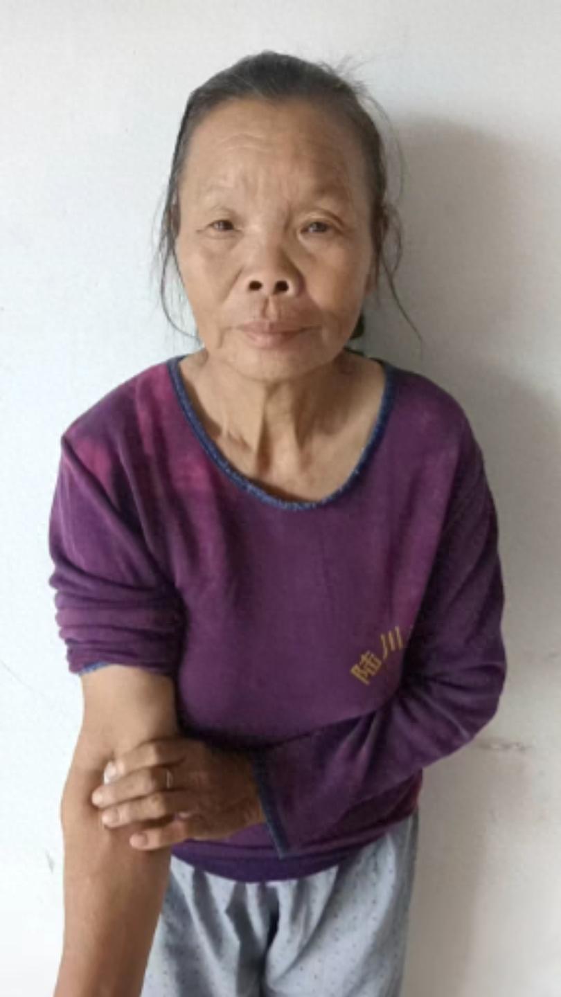 走失者照片 玉林市寻亲：六旬老太被救助，穿白色...