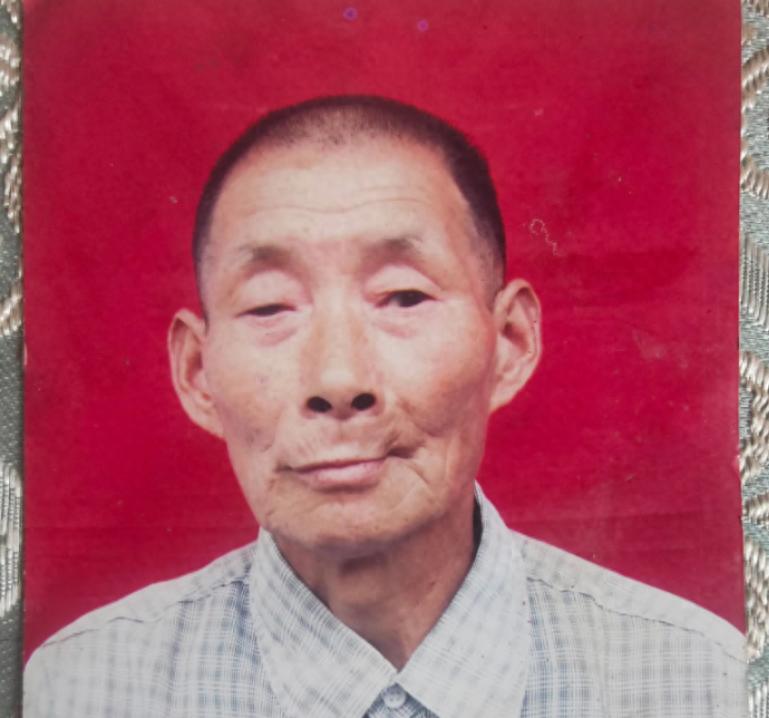 走失者照片 汉中市寻人：八旬老人走失，穿灰色中...