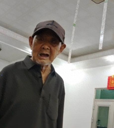 走失者照片 曲靖市寻人：八旬老人走失，患小脑萎...