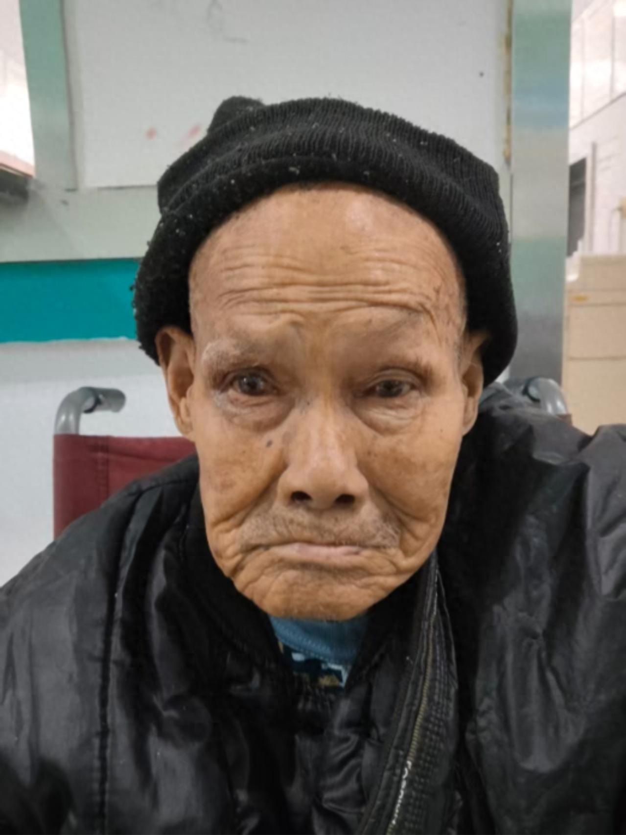 走失者照片 武汉市寻亲：七旬老人被救助，高1米...