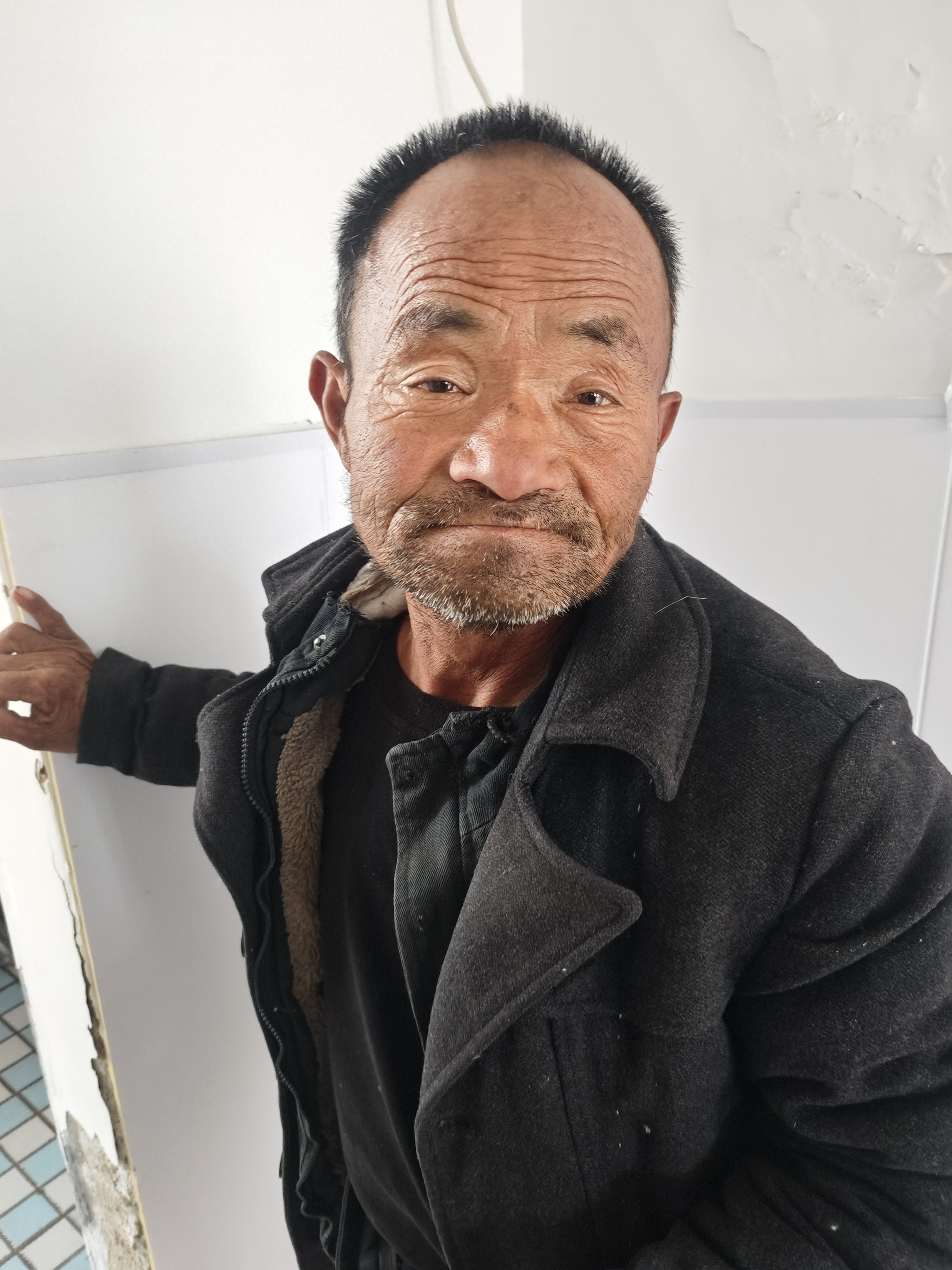 走失者照片 阜阳市寻亲：六旬老人被救助，系聋哑...