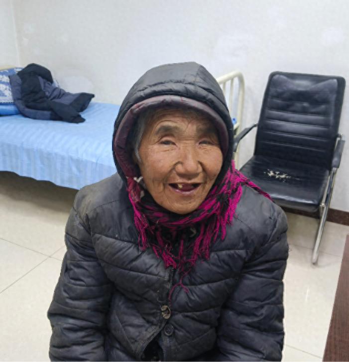 走失者照片 北京市寻亲：八旬老太被救助，疑似河...