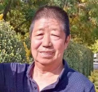 走失者照片 乌海市寻人：七旬老人走失，穿蓝色上...