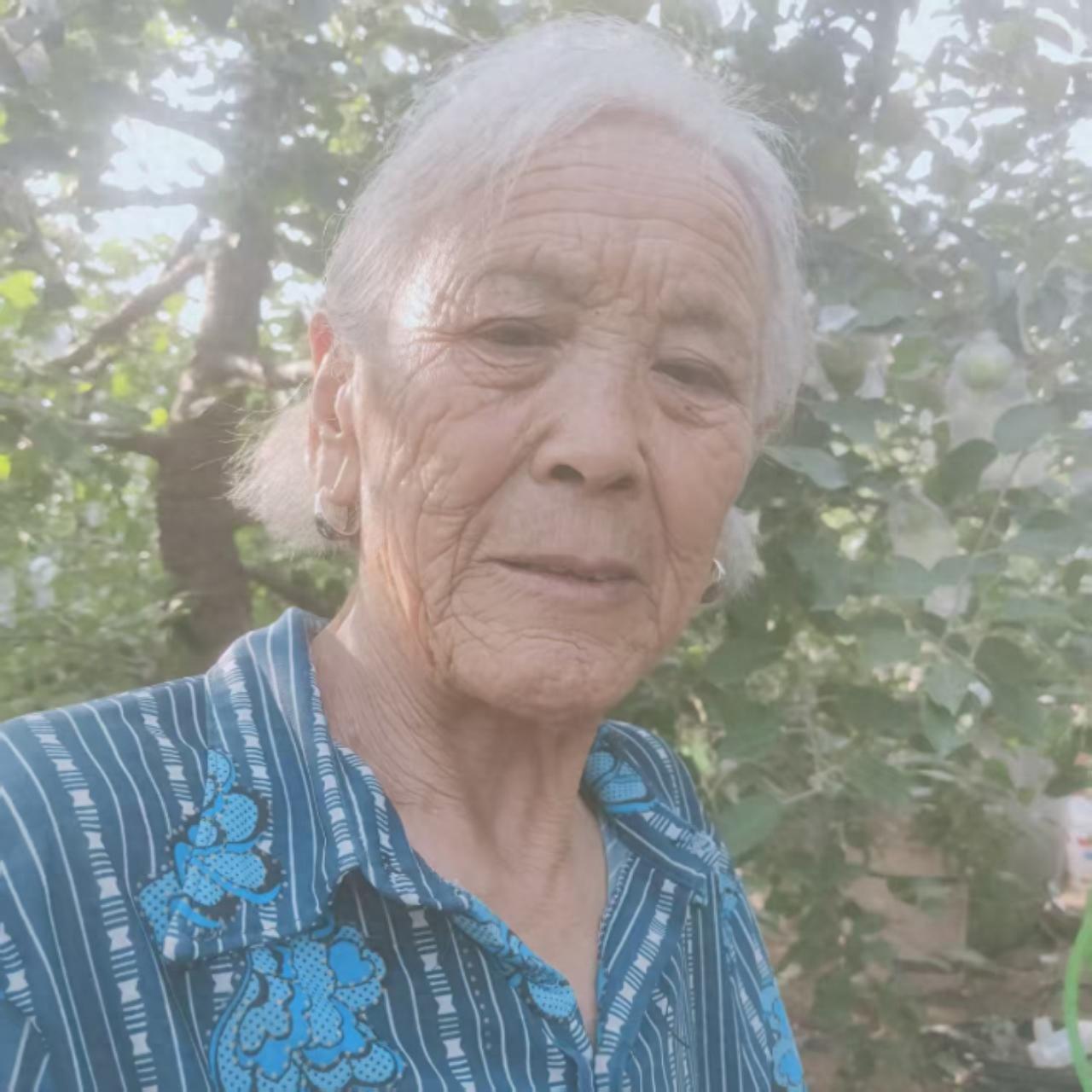 走失者照片 临沂市寻人：八旬老太走失，患小脑萎...