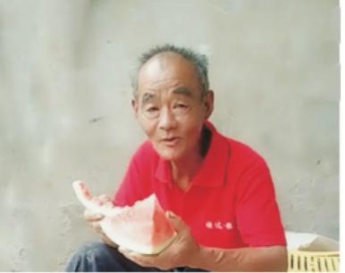走失者照片 商丘市寻人：六旬老人走失，穿蓝色睡...