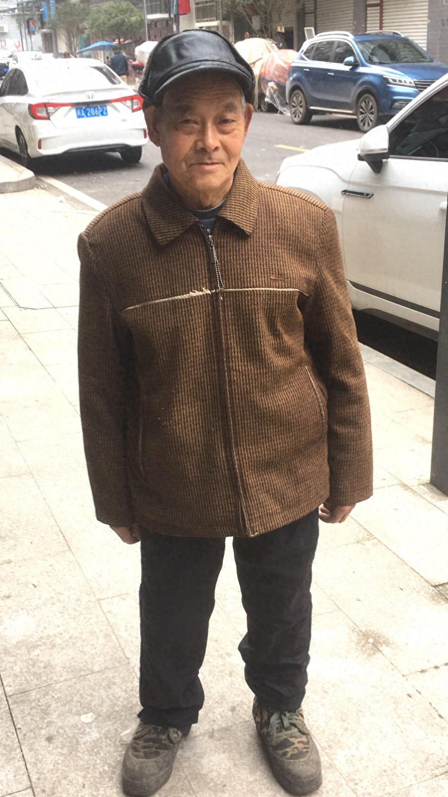 走失者照片 南充市寻人：七旬老人走失，穿黑色外...