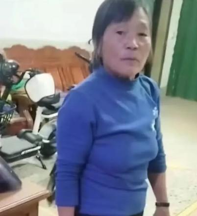 走失者照片 河源市寻人：六旬老太走失，穿蓝色毛...