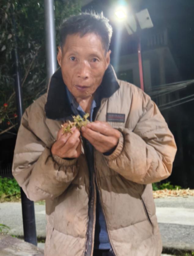 走失者照片 黔南州寻人：七旬老人走失，患小脑萎...