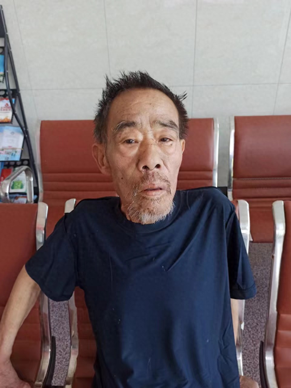 走失者照片 岳阳市寻亲：六旬老人被救助，自述叫...