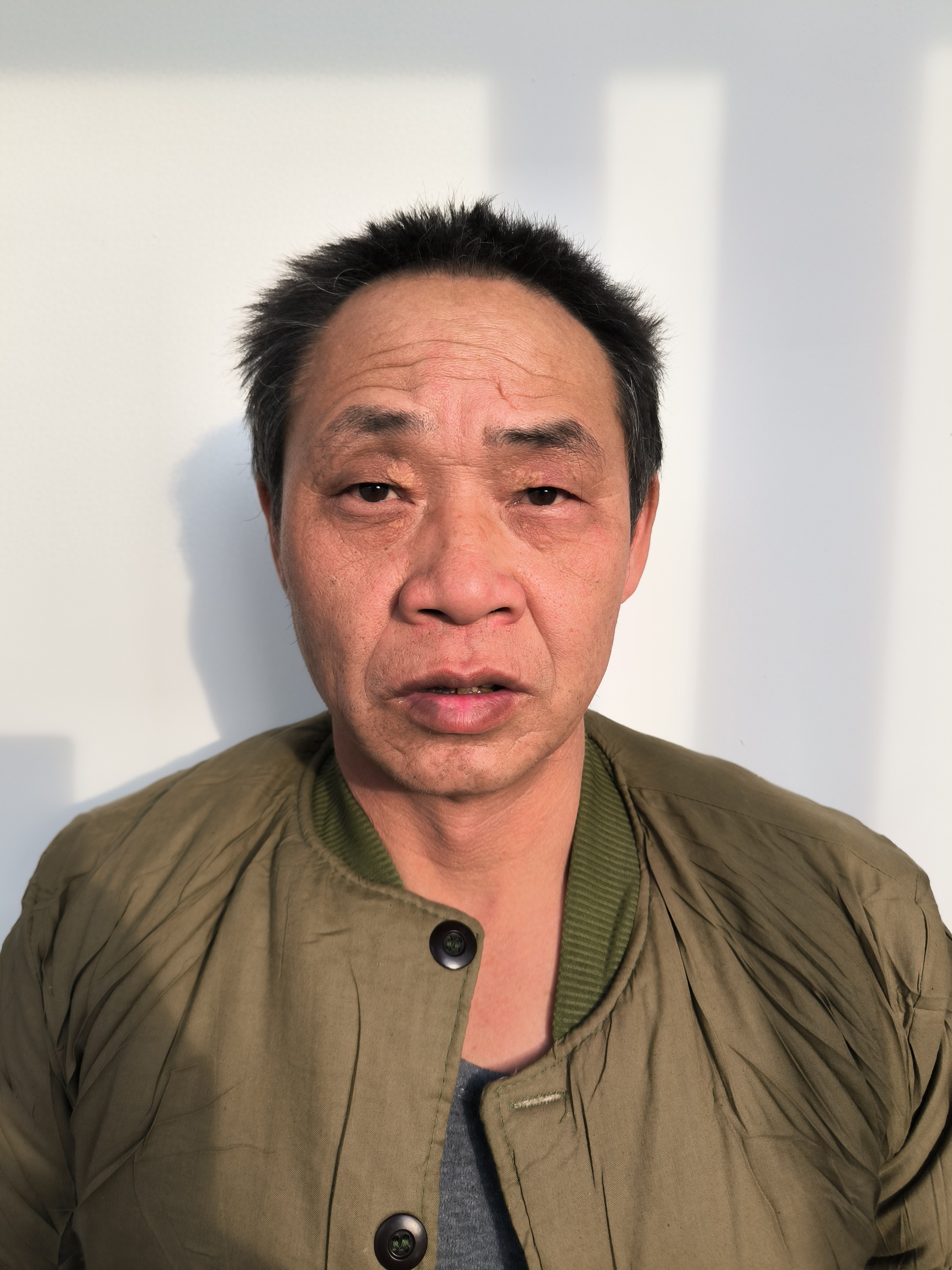 走失者照片 唐山市寻亲：五旬男子被救助，自述叫...