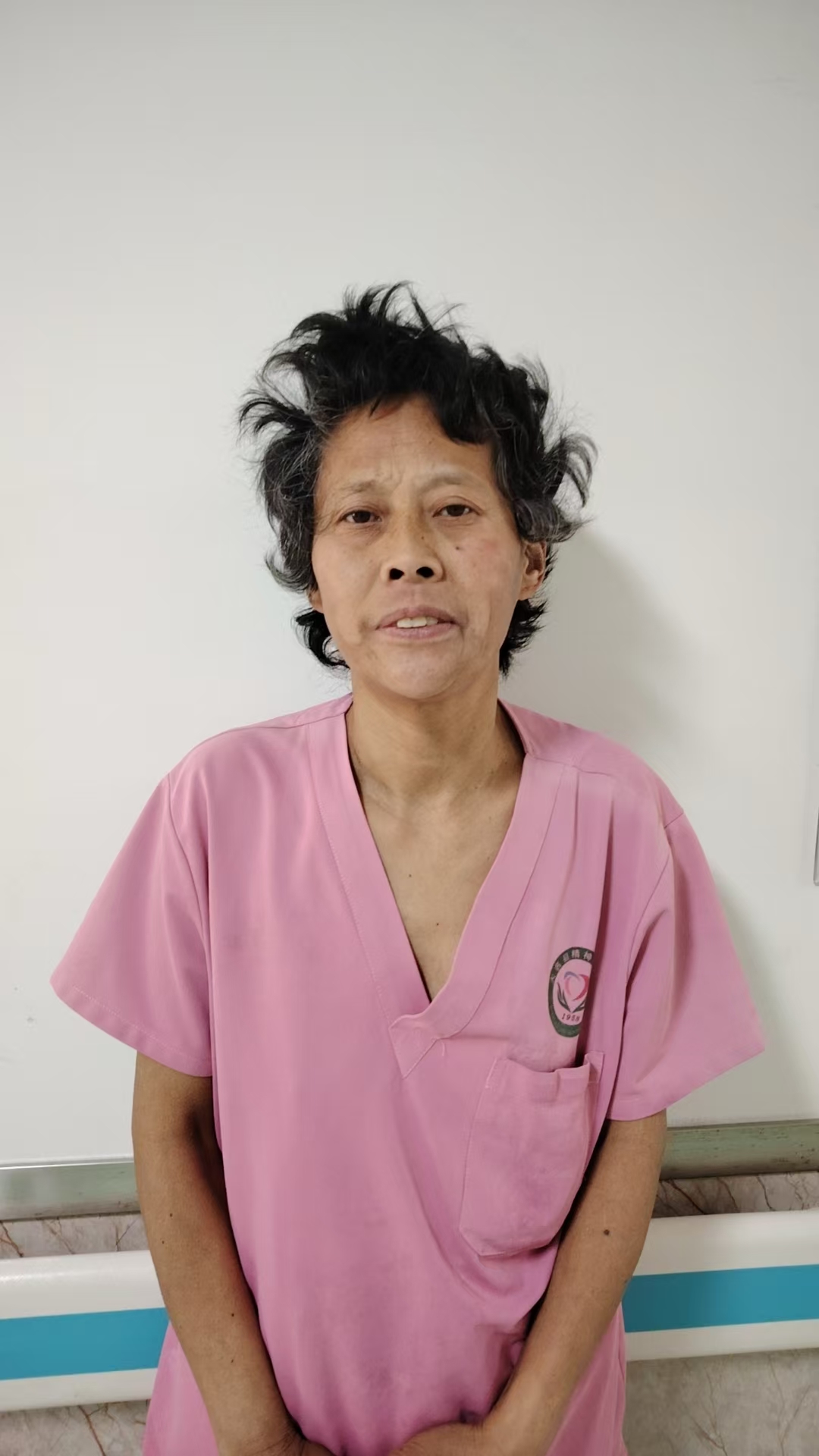 走失者照片 邯郸市寻亲：六旬老太被救助，穿花棉...