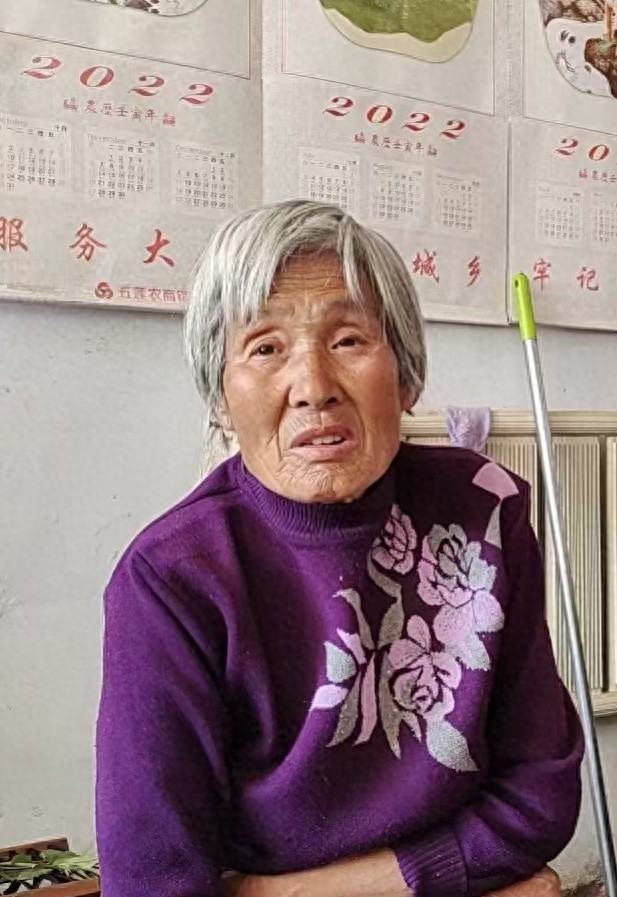 走失者照片 日照市寻人：六旬老太走失，穿深色碎...