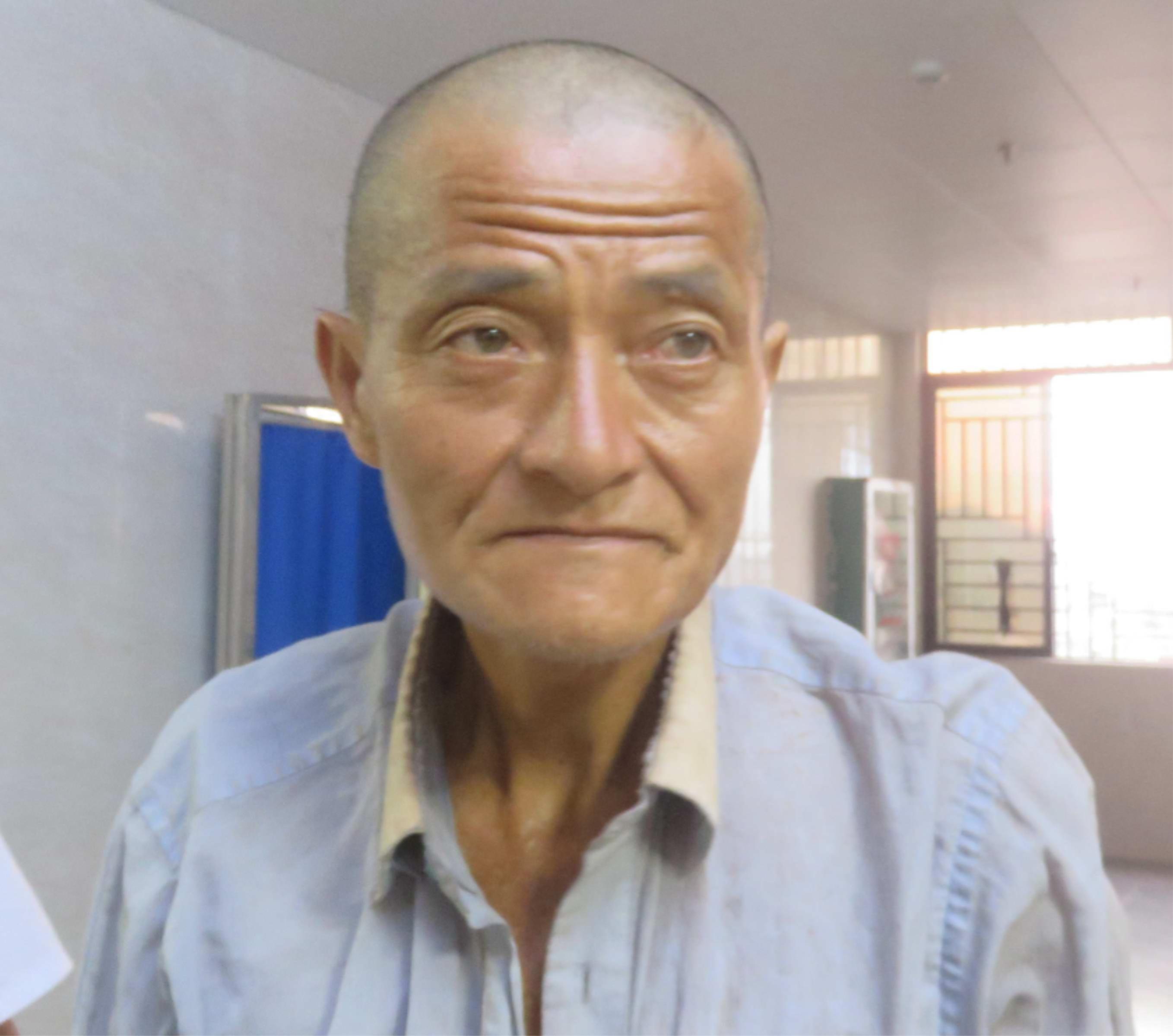 走失者照片 玉林市寻亲：五旬男子被救助，穿黑色...