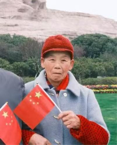 走失者照片 岳阳市汨罗市寻人：八旬老太走失，穿...
