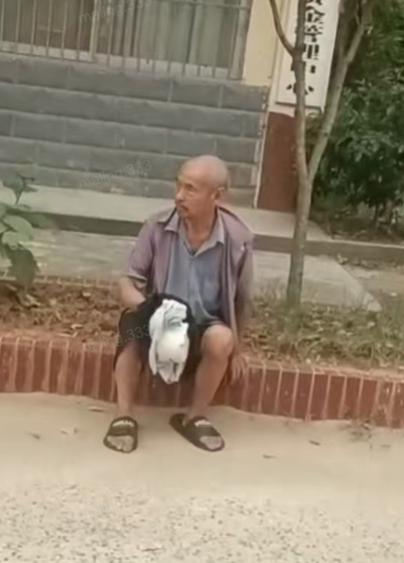 走失者照片 信阳市寻人：七旬老人走失，患小脑萎...