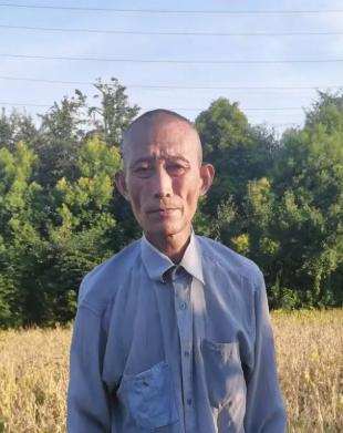 走失者照片 潜江市寻人：六旬老人走失，戴黑色帽...