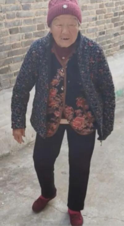 走失者照片 驻马店市寻人：八旬老太走失，患阿尔...