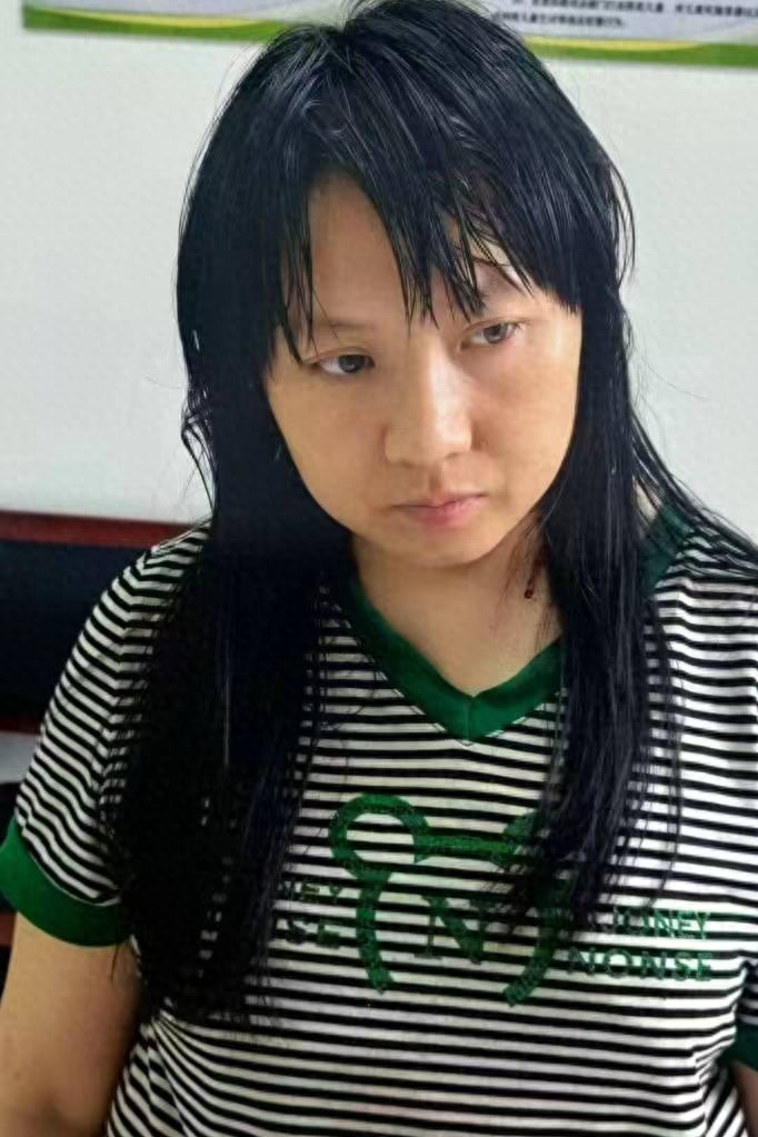 走失者照片 芜湖市寻亲：青年女子被救助，高1米...