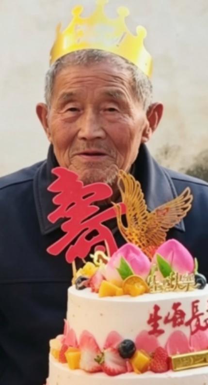 走失者照片 汉中市寻人：八旬老人走失，穿深色衣...