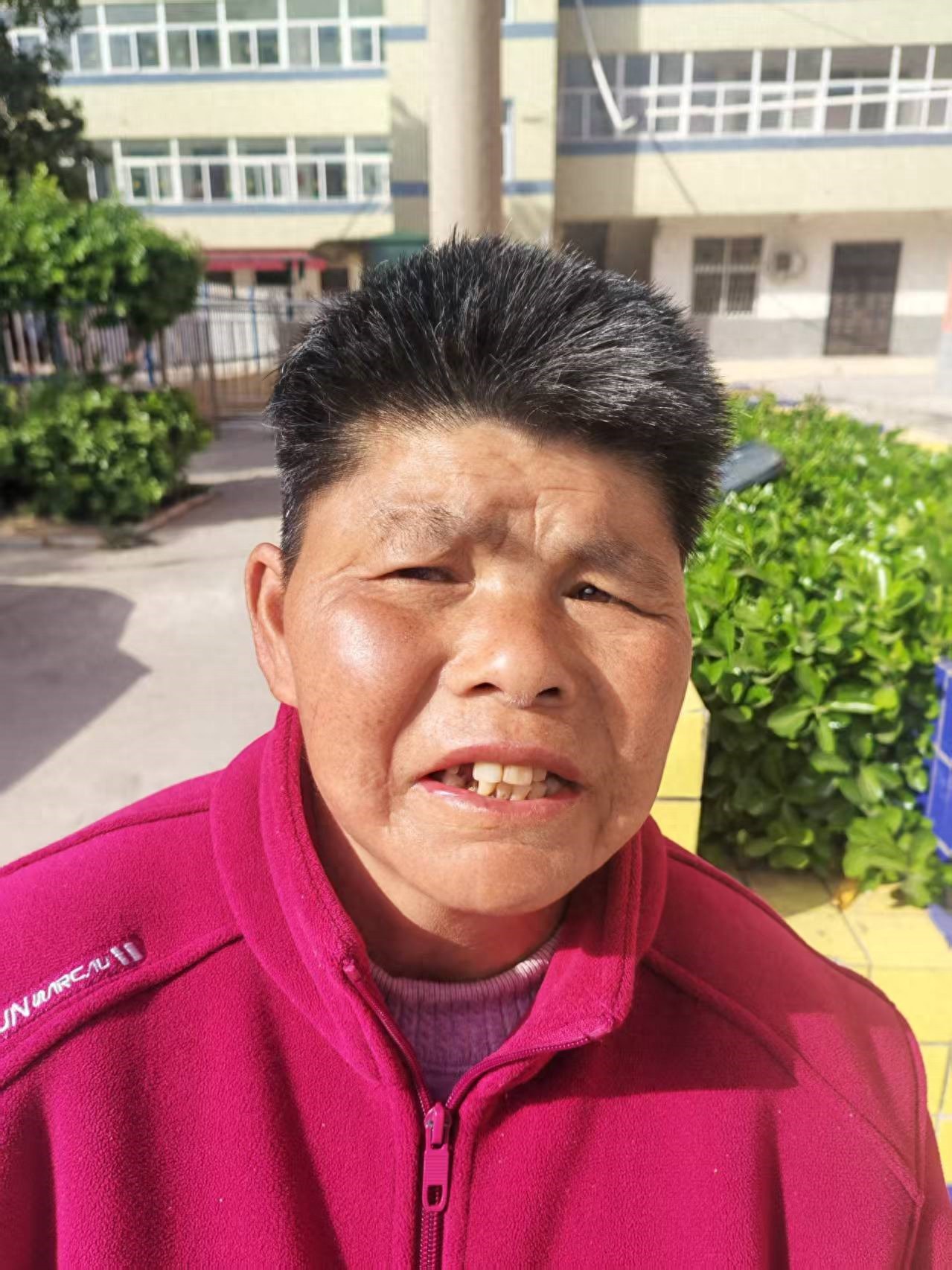 走失者照片 漯河市寻亲：中年女子被救助，高1米...
