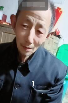 走失者照片 黄冈市寻人：七旬老人走失，穿灰色棉...
