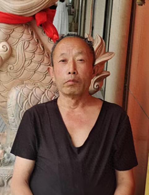 走失者照片 运城市寻人：六旬老人走失，穿浅灰色...
