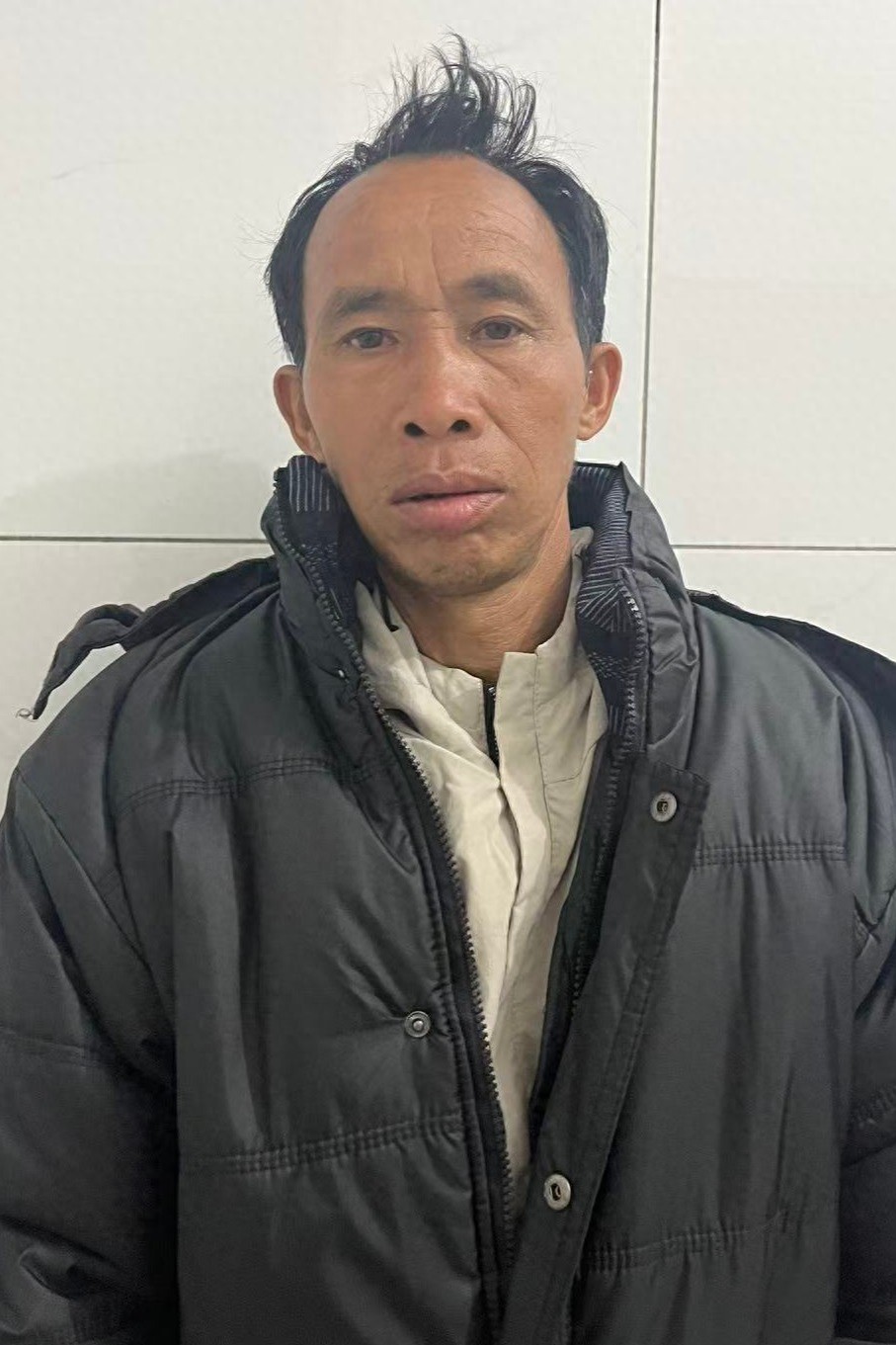 走失者照片 玉林市寻亲：五旬男子被救助，穿黑色...