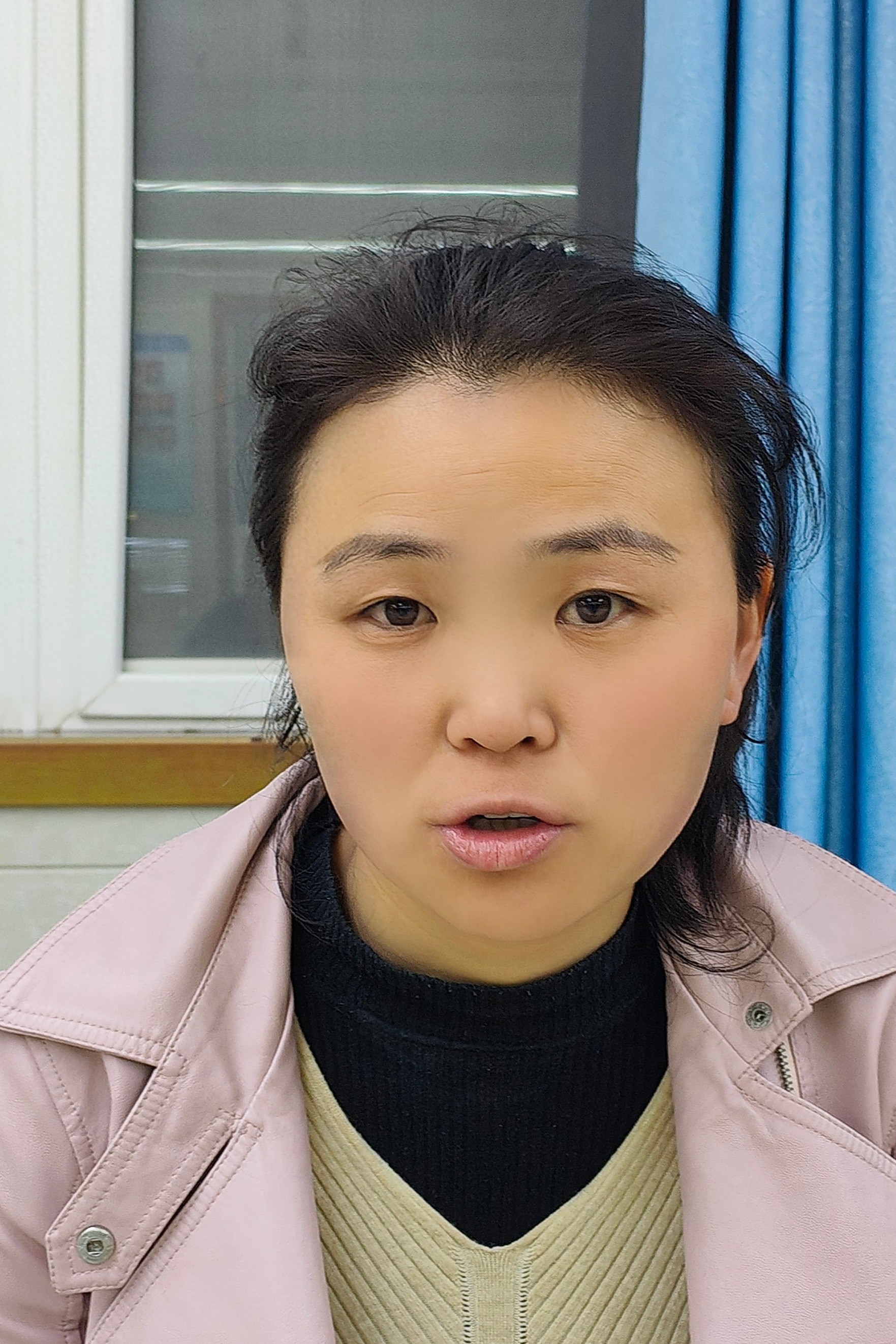 走失者照片 渭南市寻亲：青年女子被救助，穿粉色...