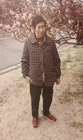 走失者照片 德阳市广汉市寻人：七旬老太走失，穿...