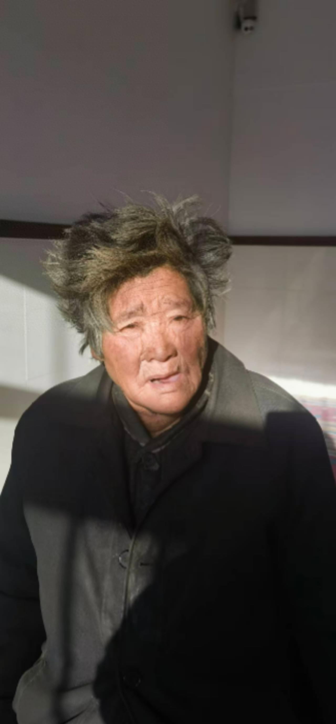 走失者照片 朝阳市寻亲：七旬老太被救助，疑患精...