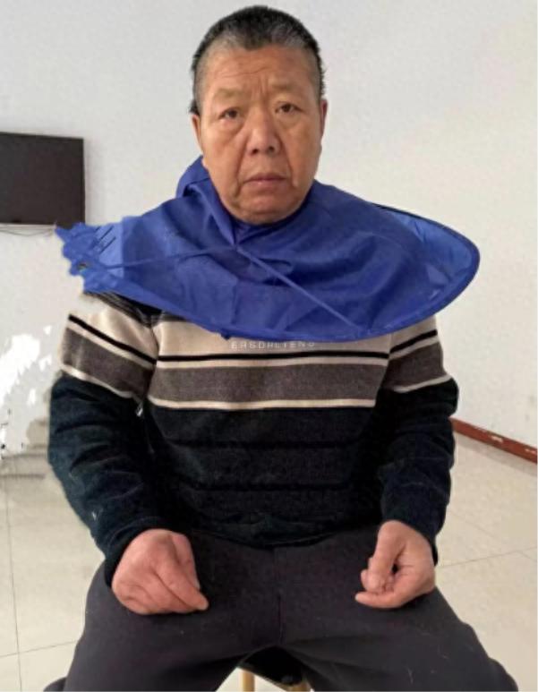 走失者照片 鹤岗市寻人：六旬老人走失，患小脑萎...