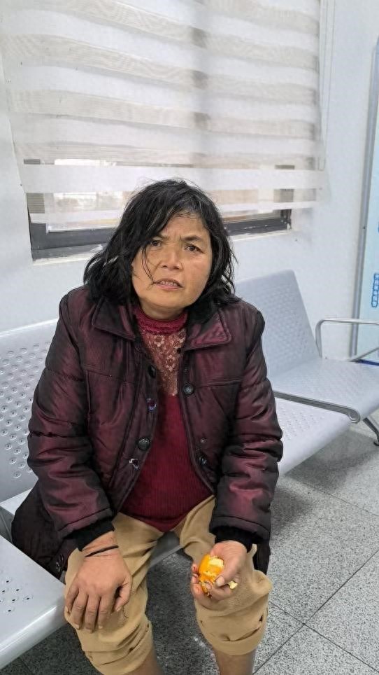 走失者照片 成都市邛崃市寻亲：五旬女子被救助，...