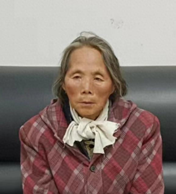 走失者照片 邢台市寻亲：六旬老太被救助，穿红色...