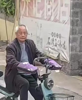 走失者照片 肇庆市寻人：六旬老人走失，花白短发...