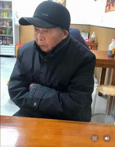 走失者照片 南阳市邓州市寻人：八旬老人走失，穿...