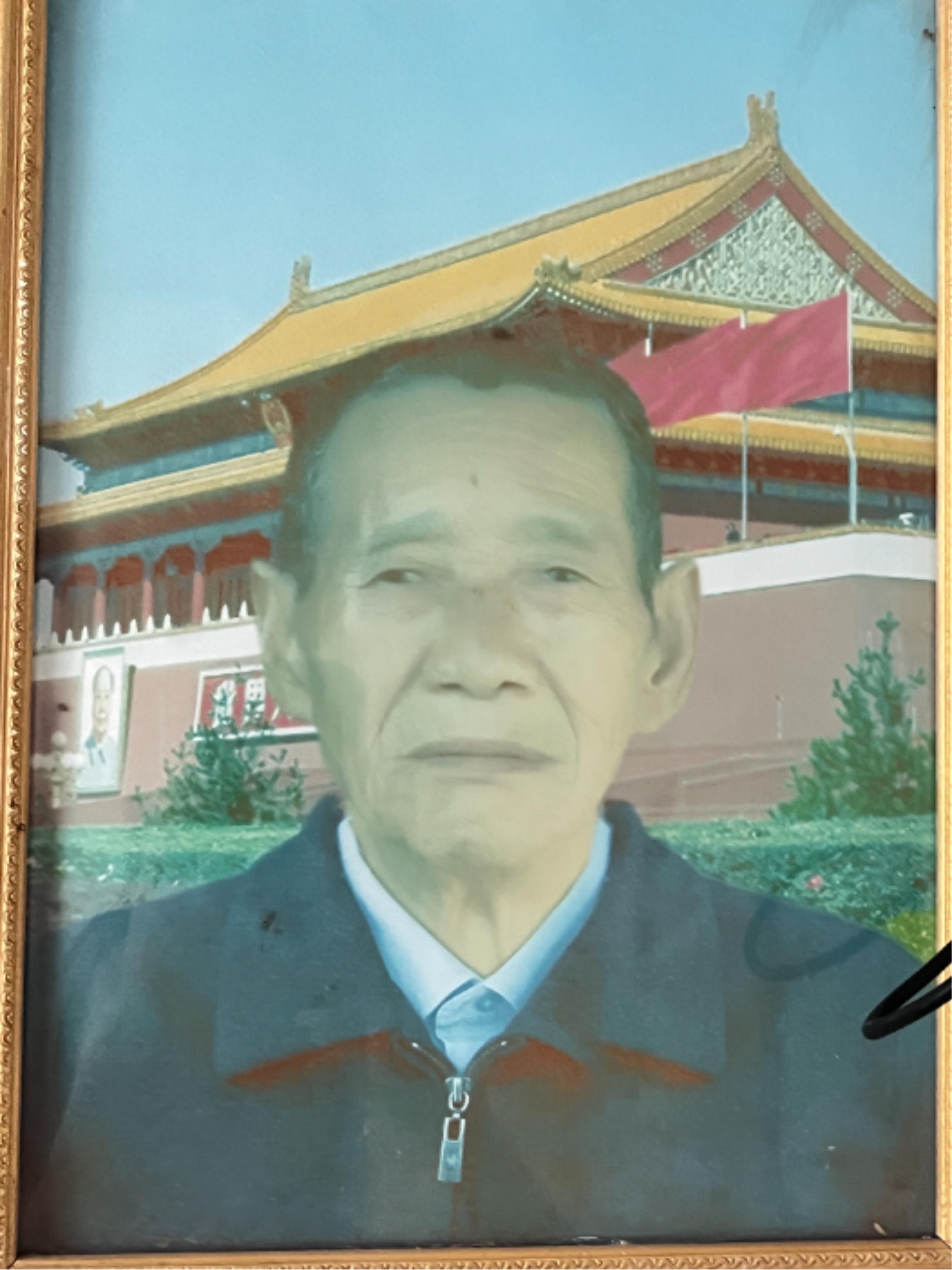 走失者照片 安庆市寻人：八旬老人走失，穿灰色长...