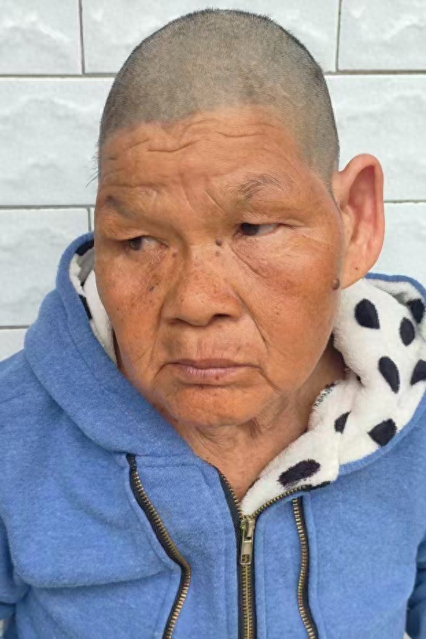 走失者照片 玉林市寻亲：六旬老太被救助，穿卡其...