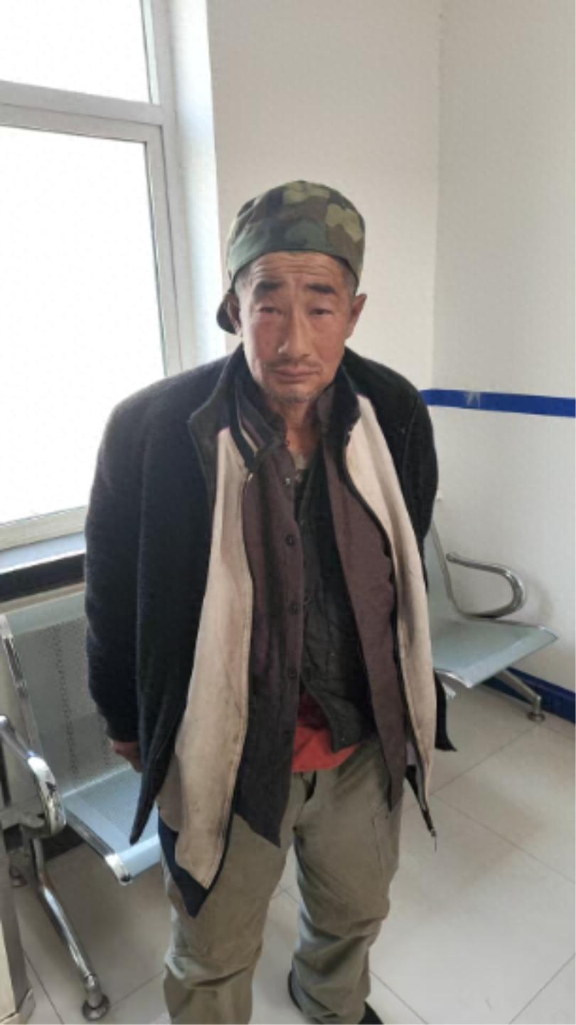 走失者照片 衡水市寻亲：六旬老人被救助，穿黑色...