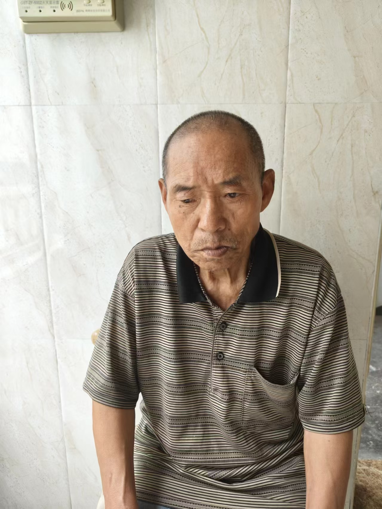 走失者照片 郑州市新郑市寻人：七旬老人走失，戴...