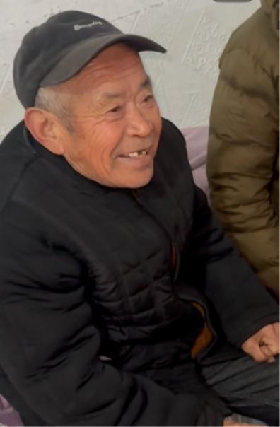 走失者照片 宿州市寻人：七旬老人走失，穿白色毛...
