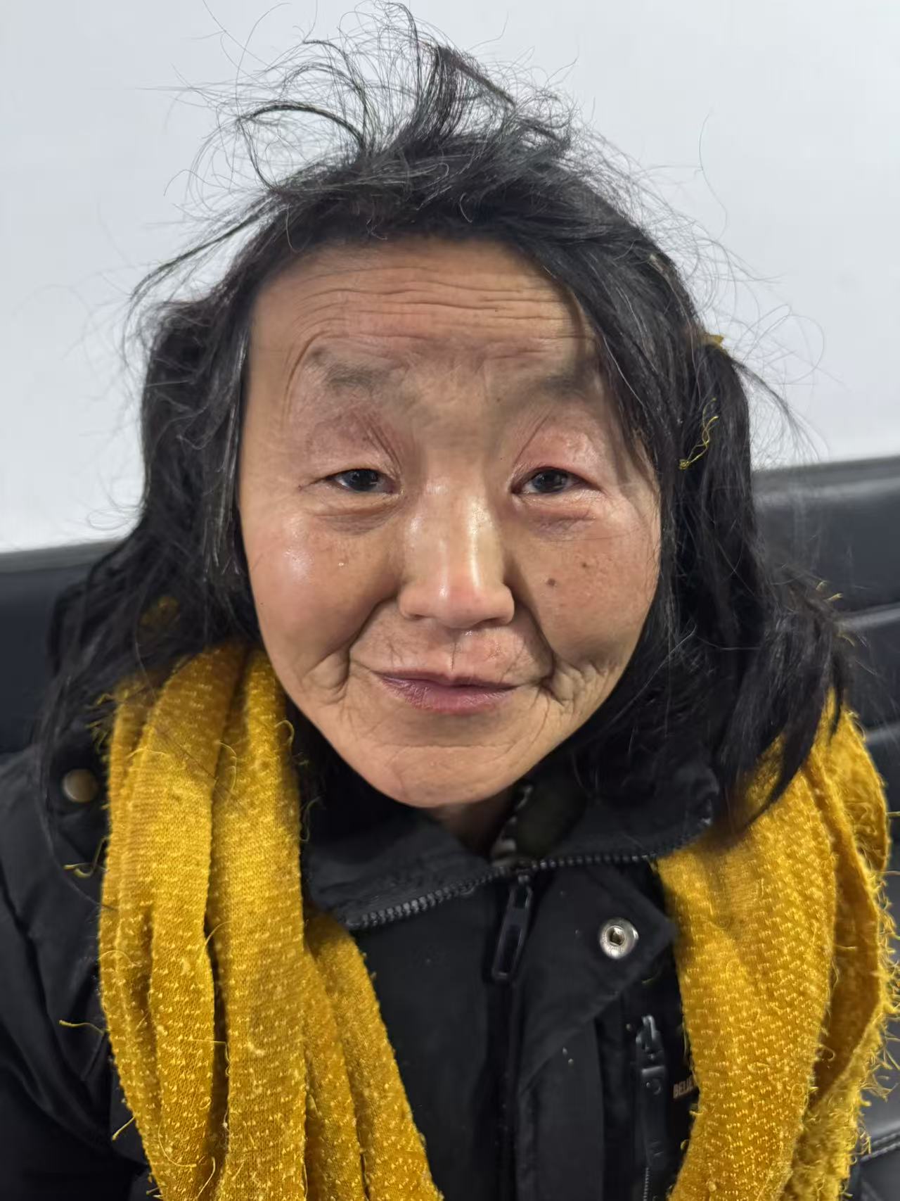 走失者照片 周口市寻亲：中年女子被救助，穿黑色...