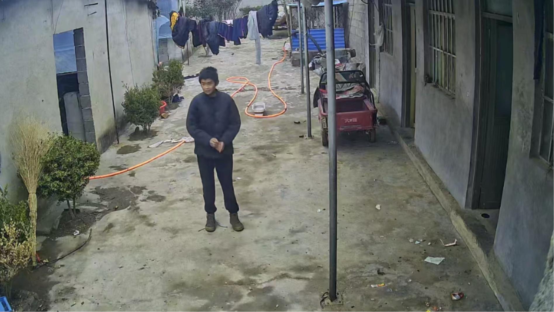 走失者照片 枣庄市寻人：16岁男孩走失，穿黑色...
