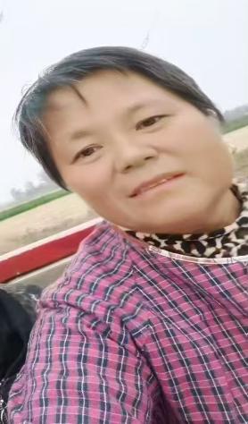 走失者照片 商丘市寻人：五旬女子走失，脖子戴颈...