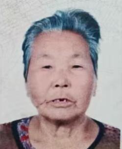 走失者照片 亳州市寻人：八旬老太走失，穿红色棉...