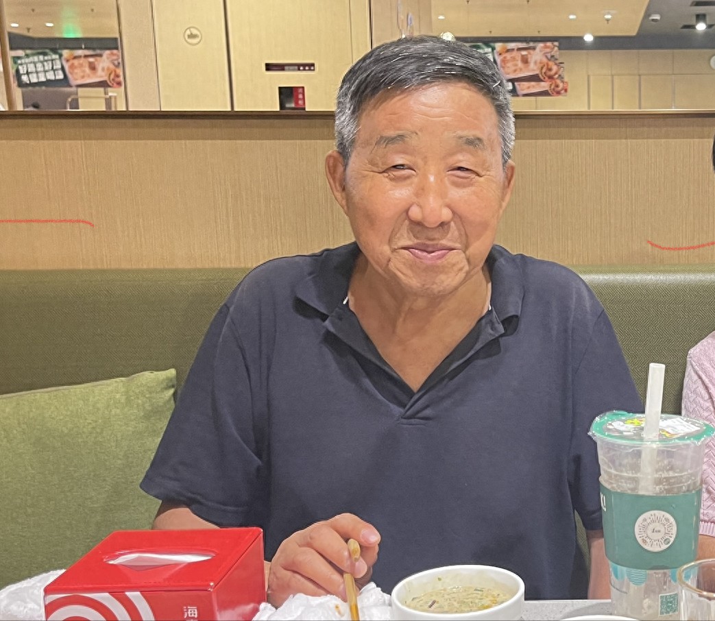 走失者照片 上海市寻人：七旬老人走失，穿灰色上...